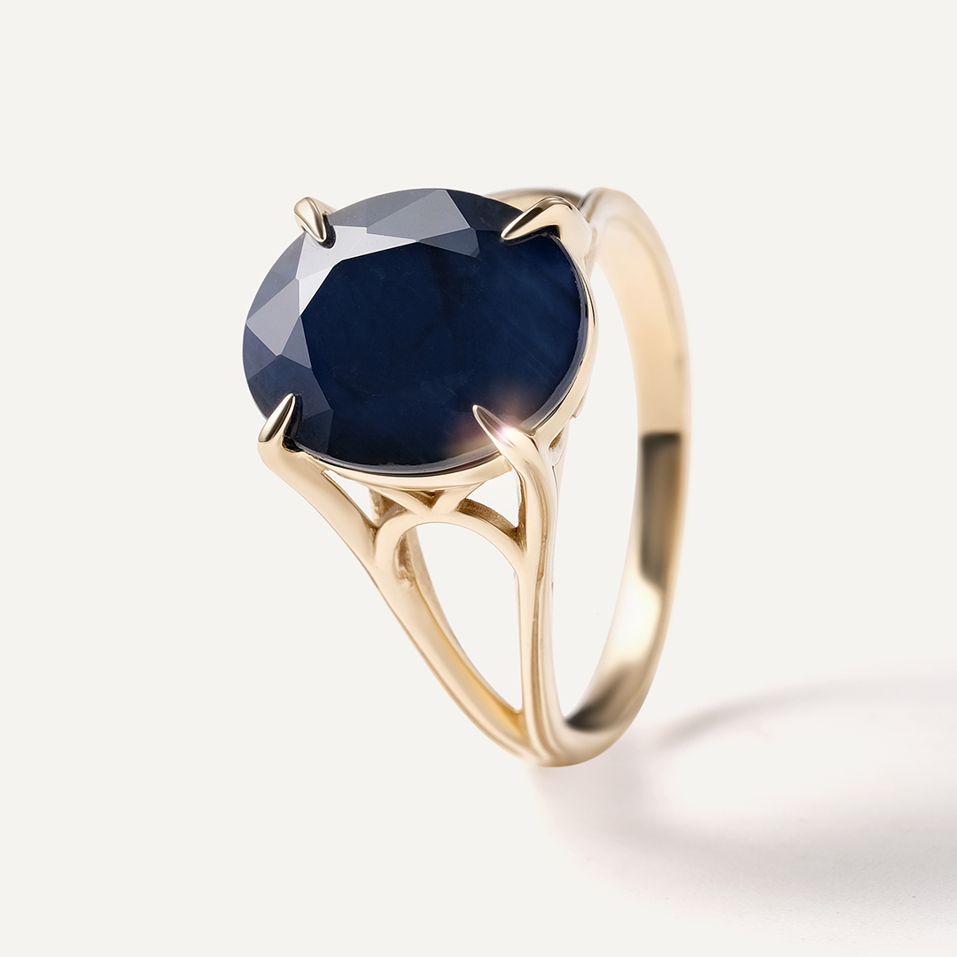 Кольцо из желтого золота с сапфиром