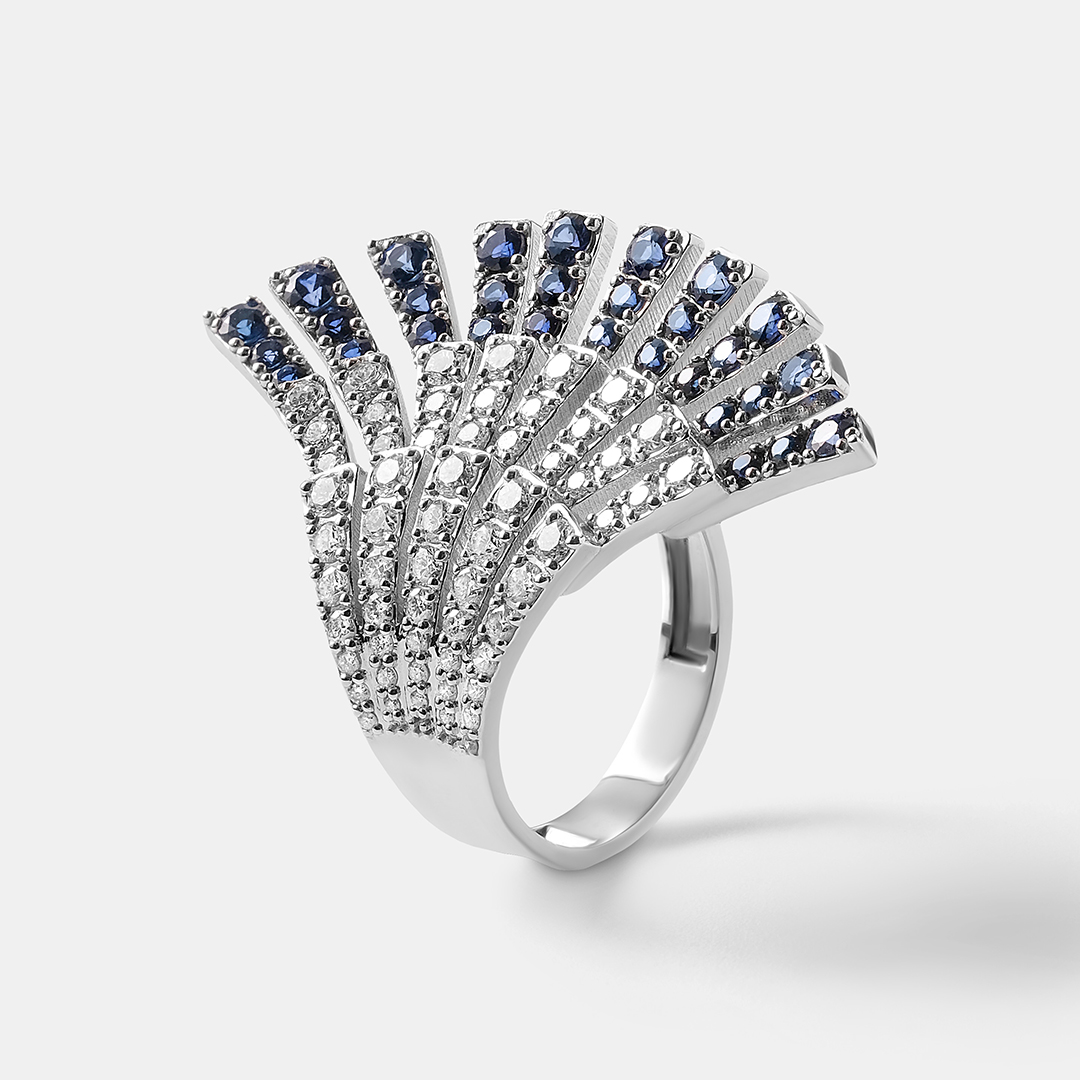 Кольцо из белого золота с сапфирами