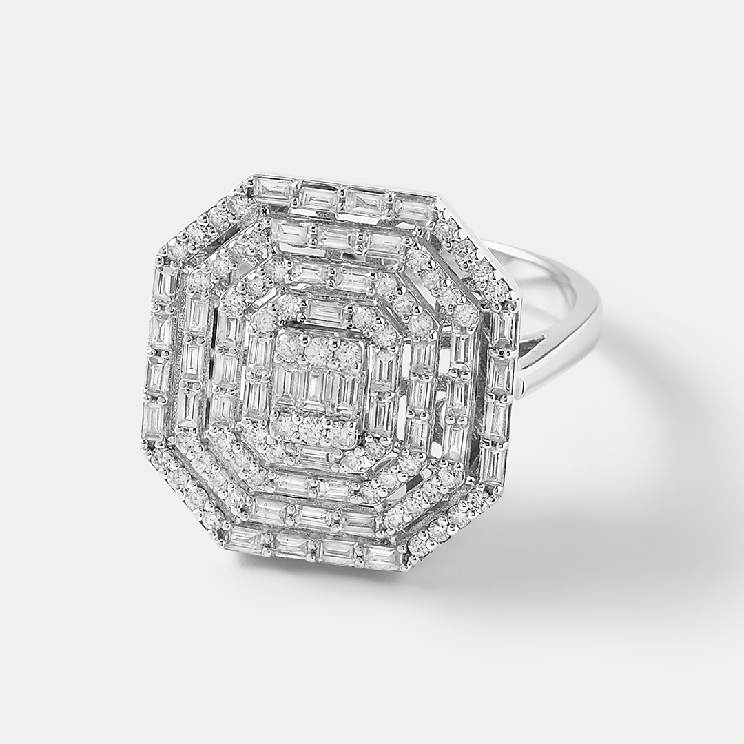 Кольцо из белого золота с бриллиантами