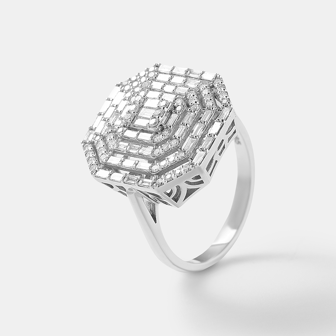 Кольцо из белого золота с бриллиантами