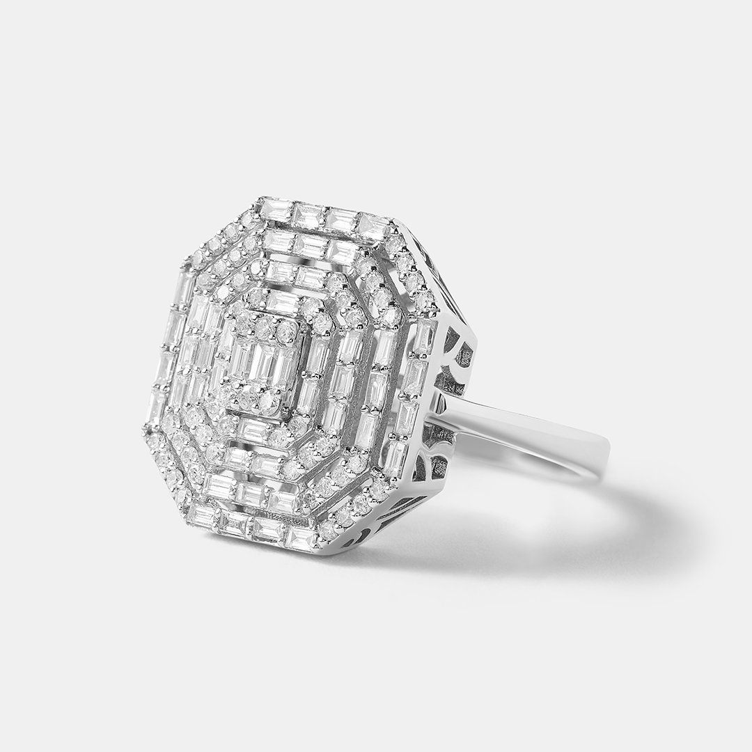 Кольцо из белого золота с бриллиантами