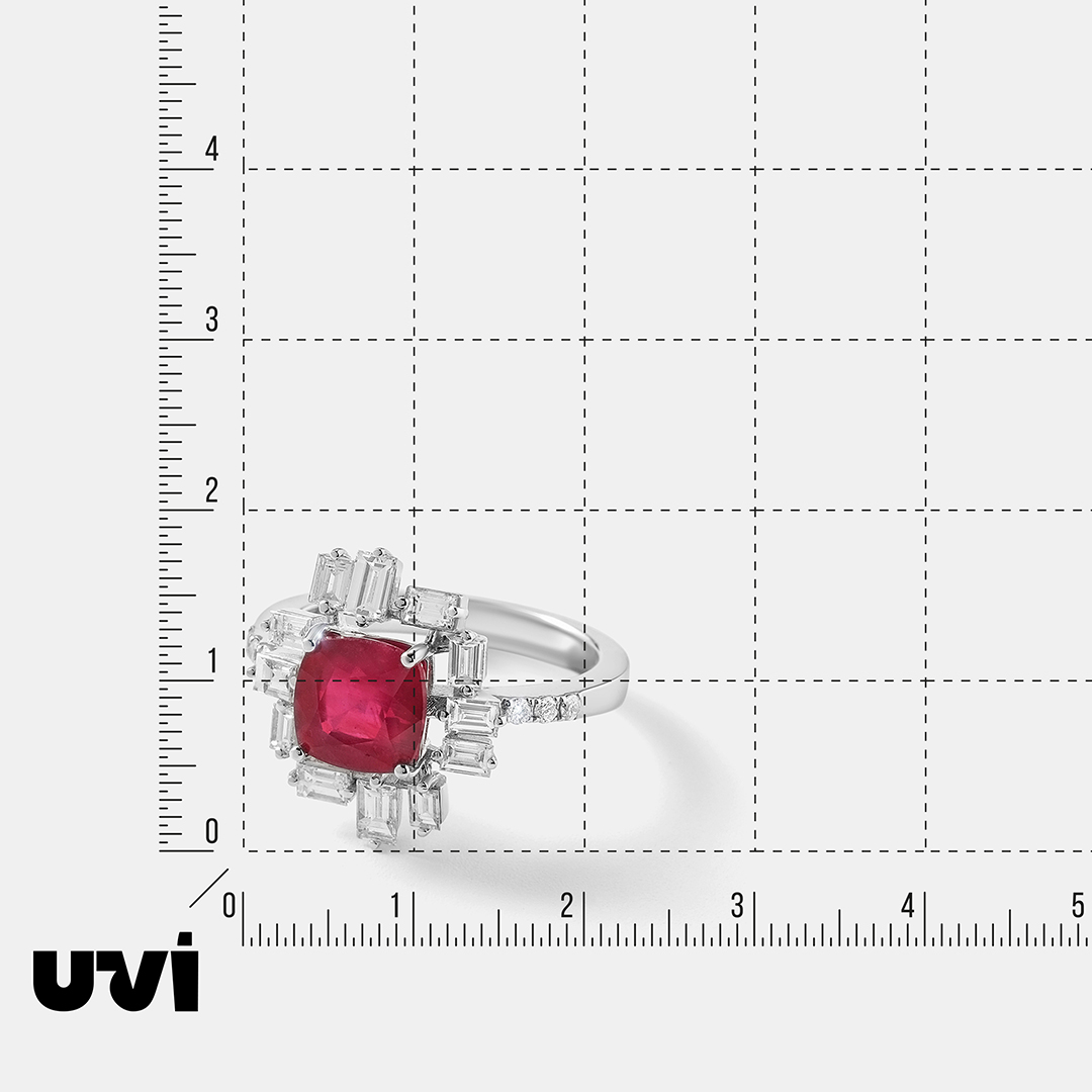 Кольцо из белого золота с рубином