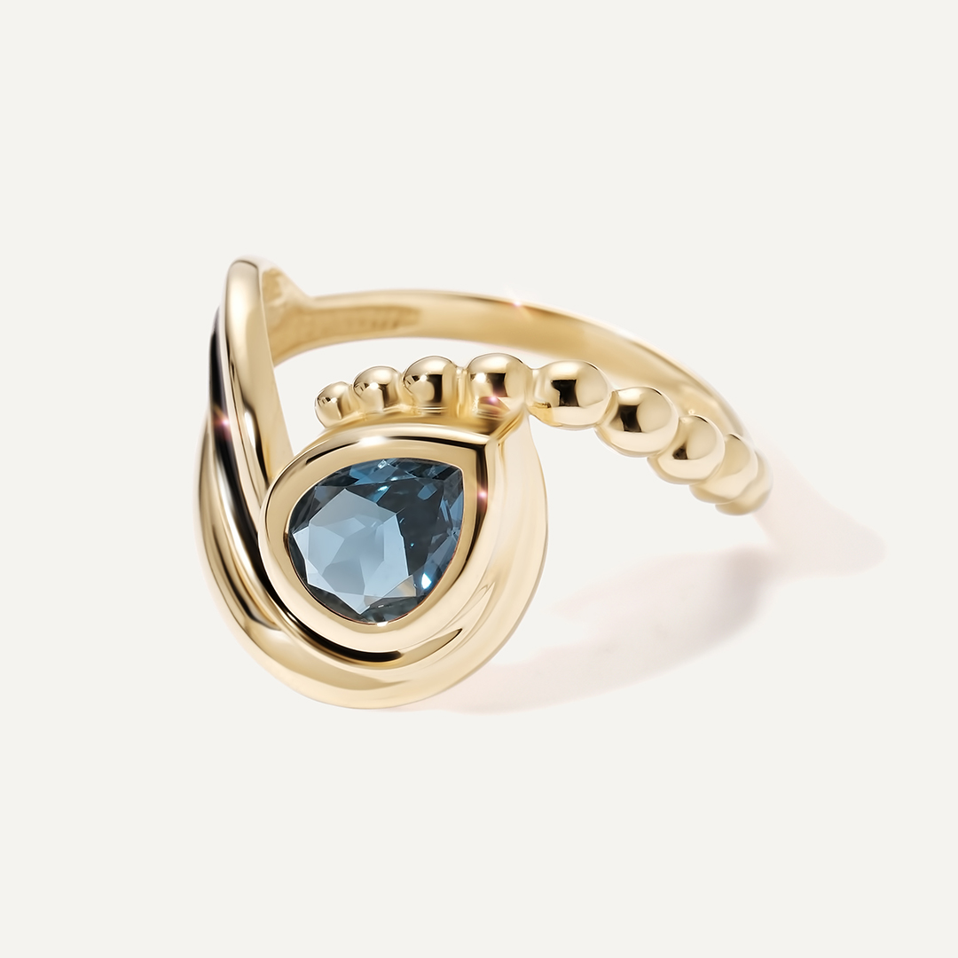 Кольцо из желтого золота с топазом Лондон