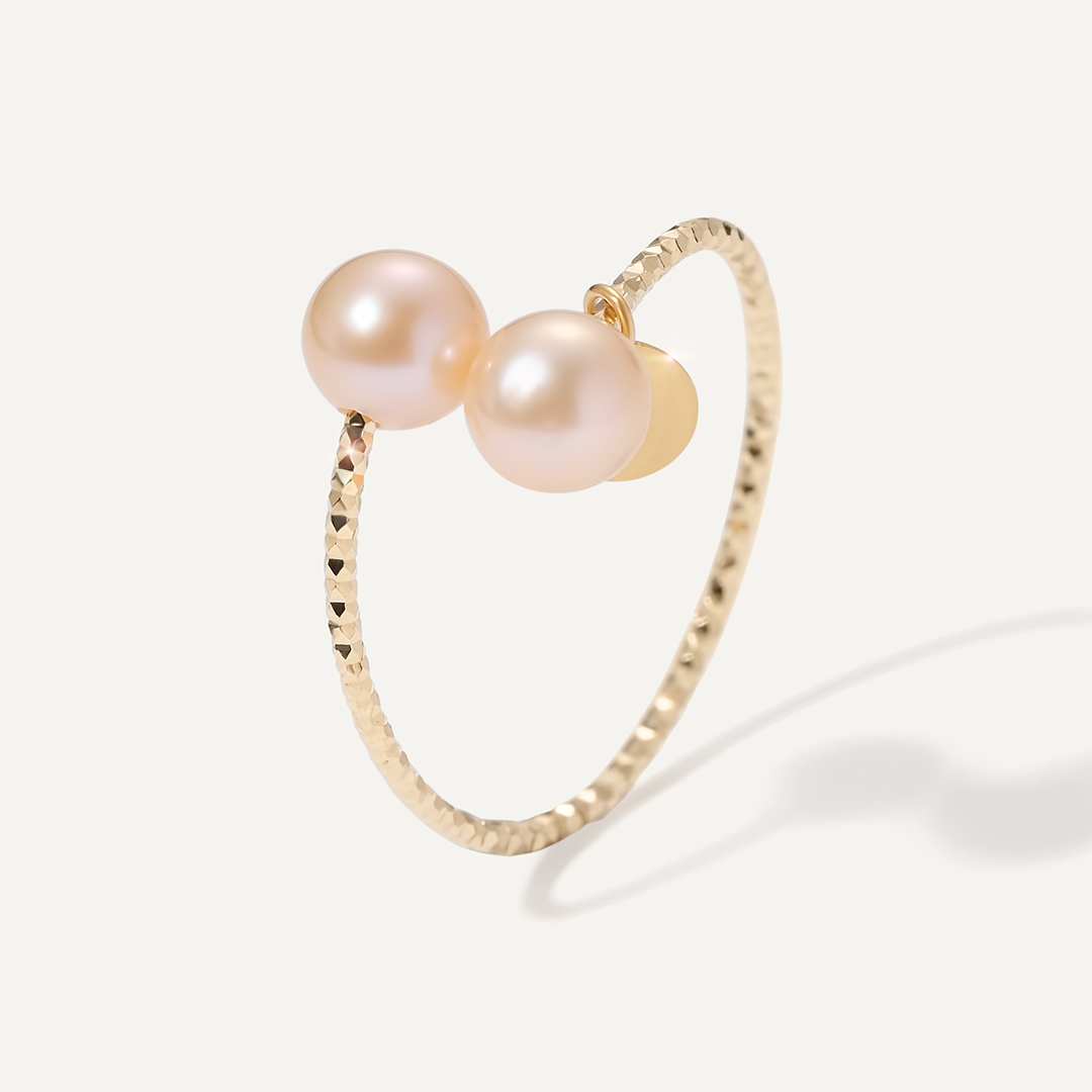 Кольцо из желтого золота с розовым жемчугом