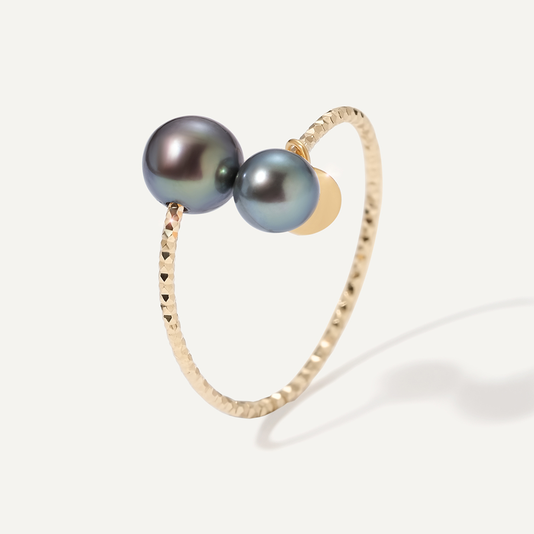 Кольцо из желтого золота с черным жемчугом