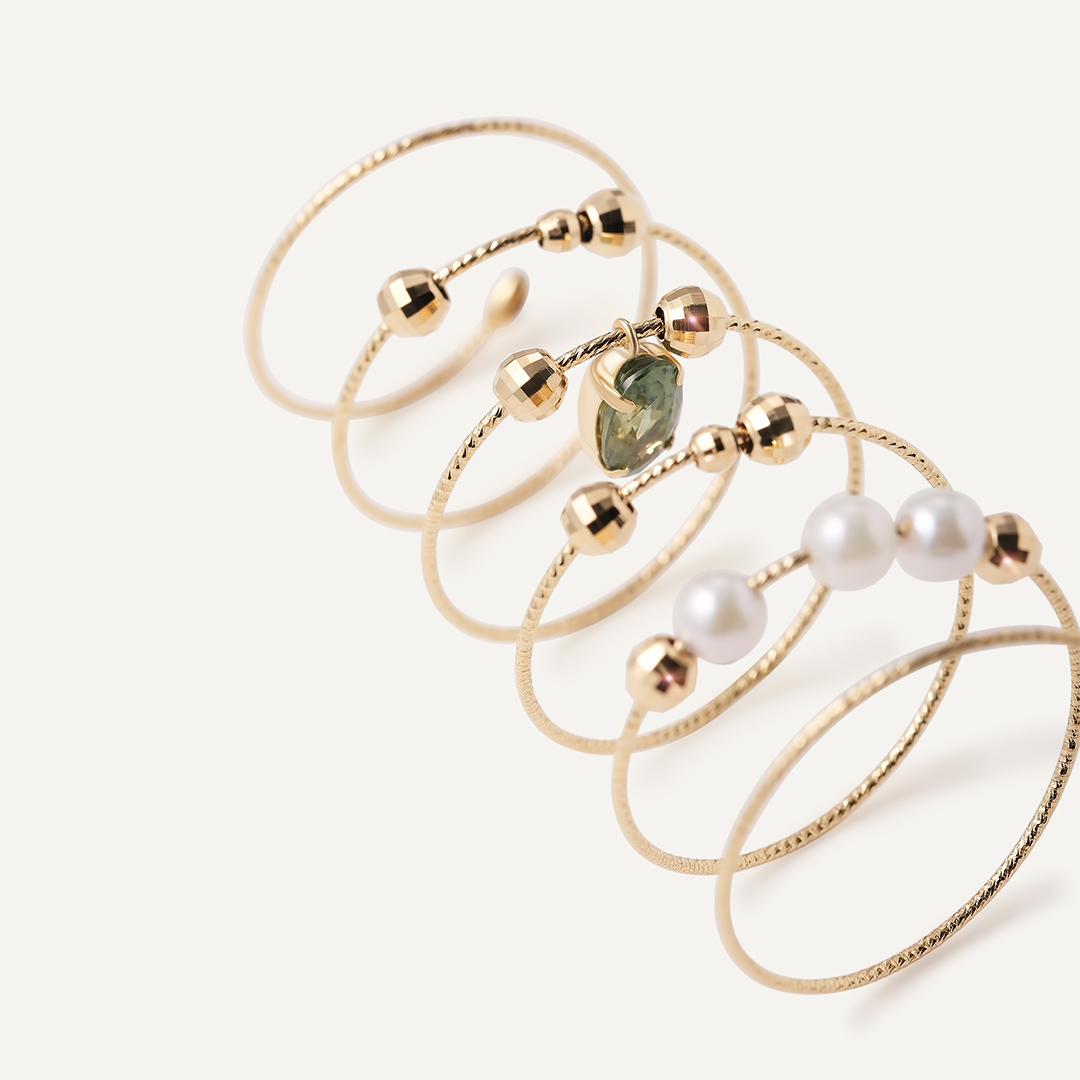 Кольцо из желтого золота с мультисапфиром и жемчугом Акойя "MARU"