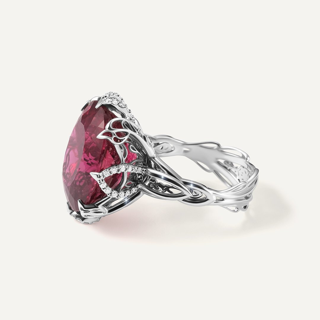 Кольцо из белого золота с рубеллитом