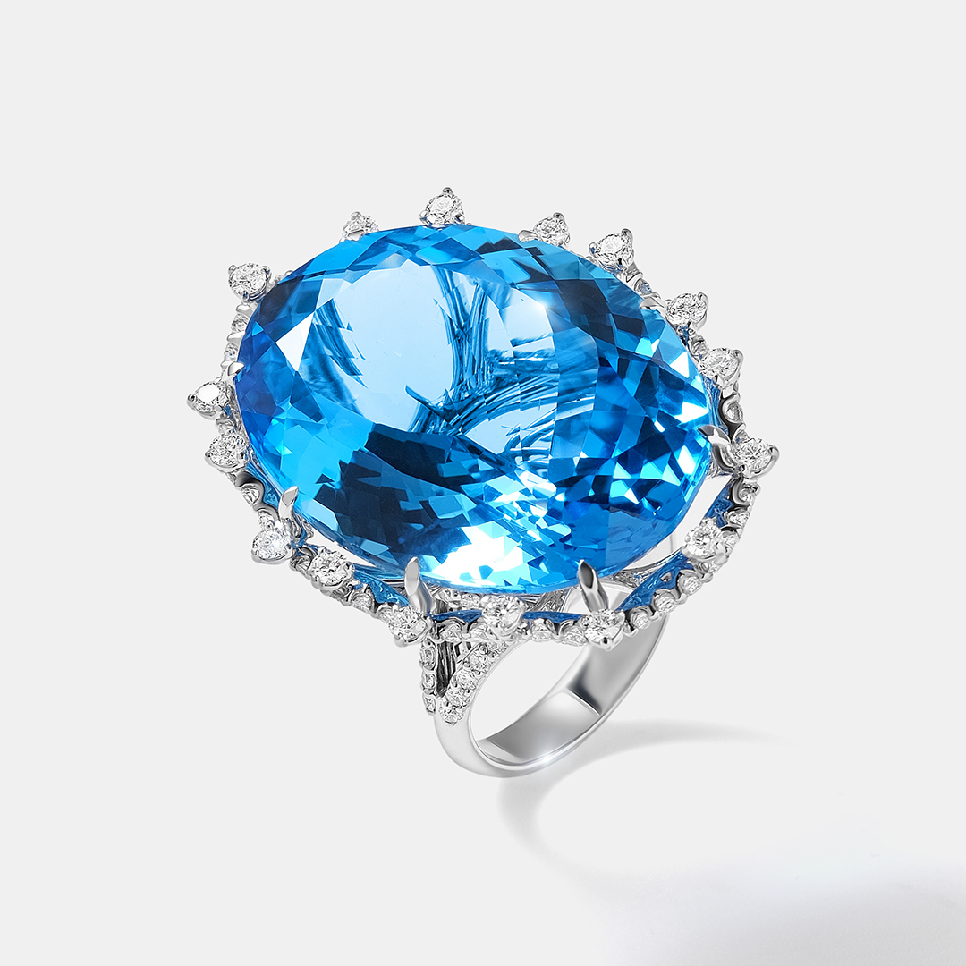 Кольцо из белого золота с топазом