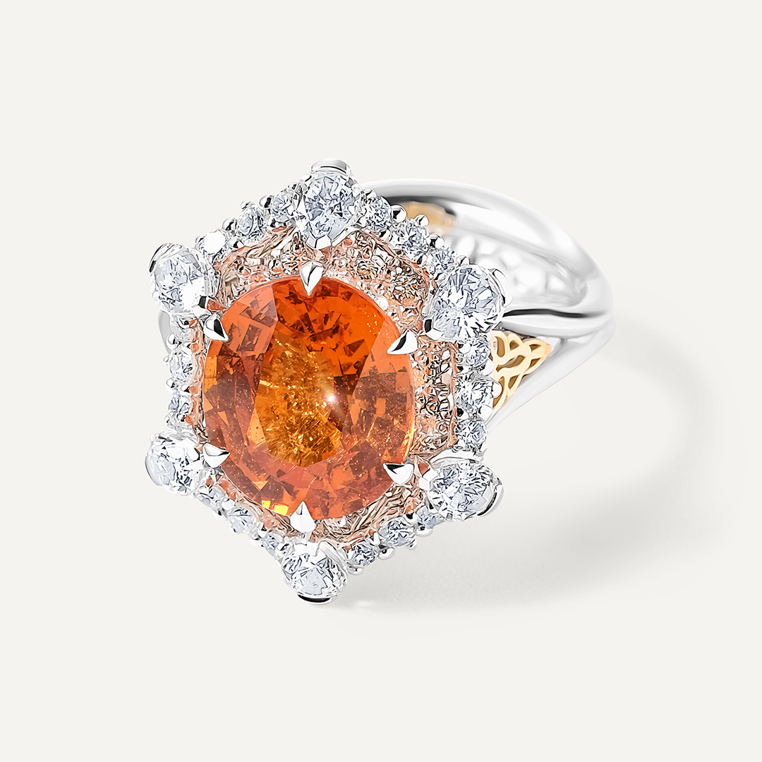 Кольцо из комбинированного золота со спессартином