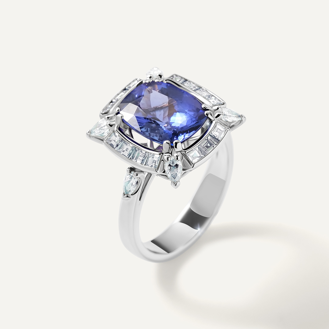 Кольцо из белого золота с танзанитом
