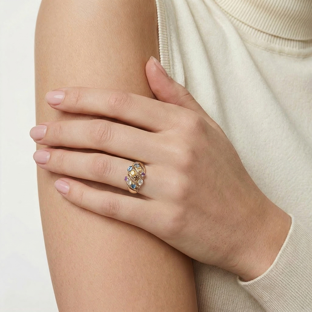 Кольцо из желтого золота с самоцветами