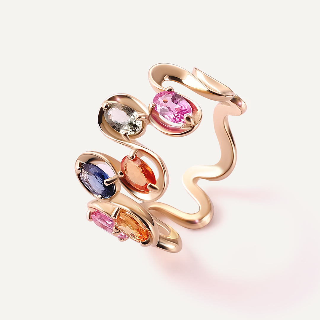 Кольцо из желтого золота с цветными сапфирами