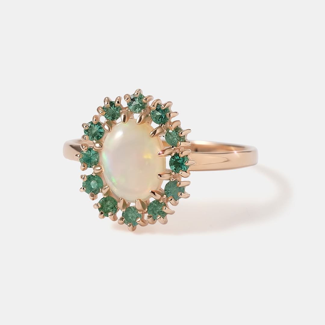 Кольцо из золота с опалом