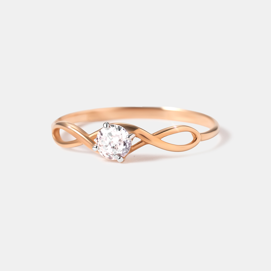 Кольцо из золота с фианитом