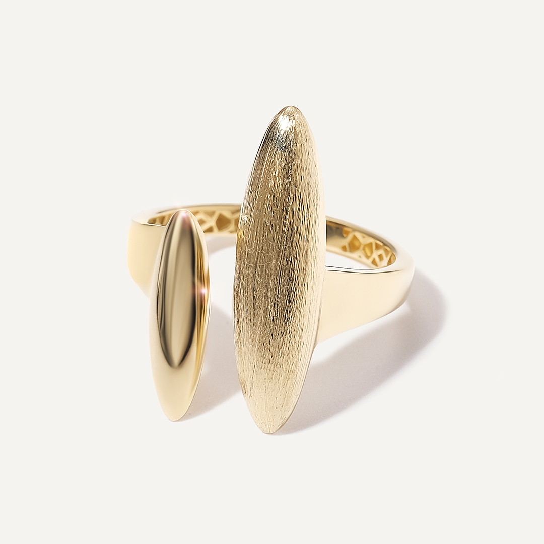 Незамкнутое кольцо из желтого золота