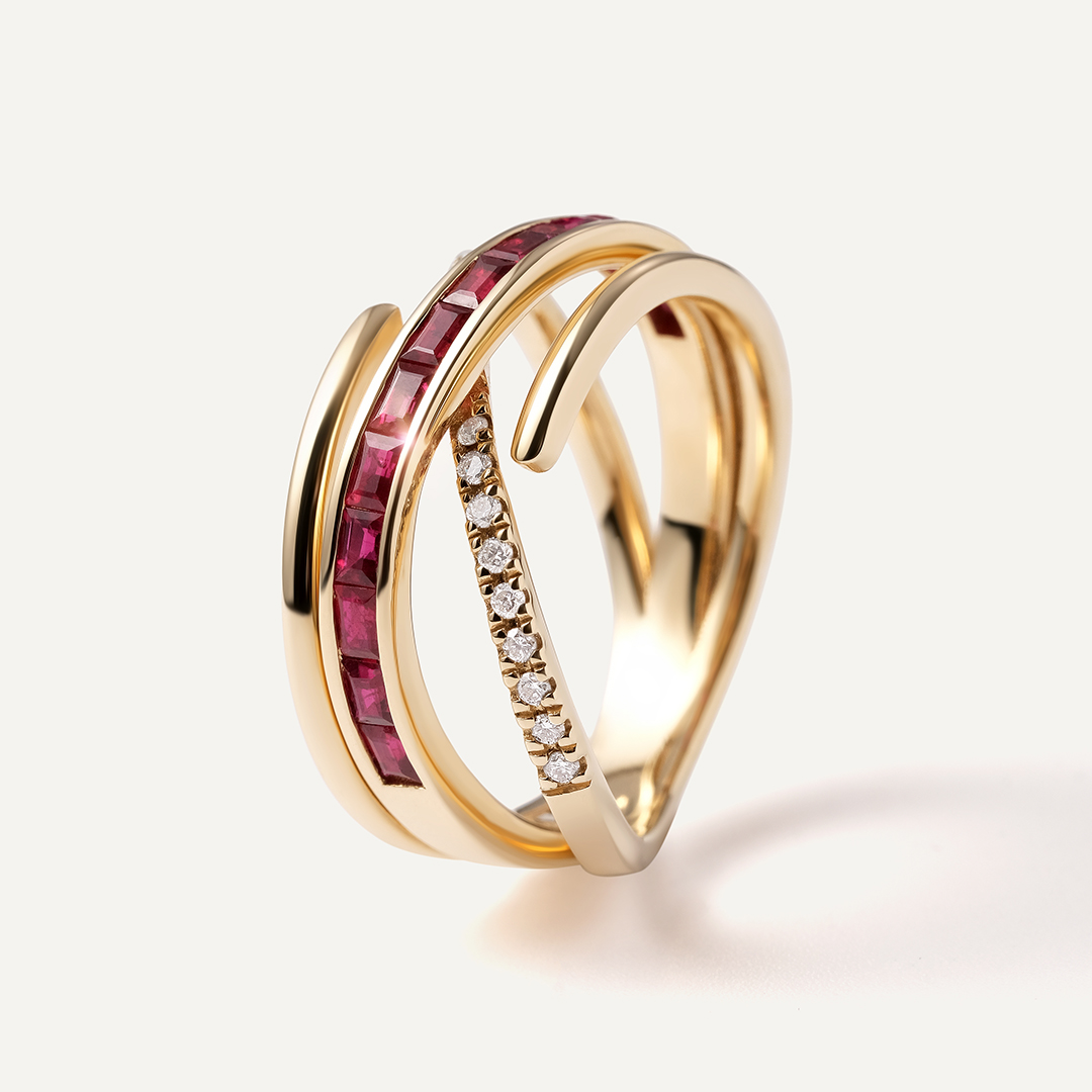 Кольцо из желтого золота с рубинами