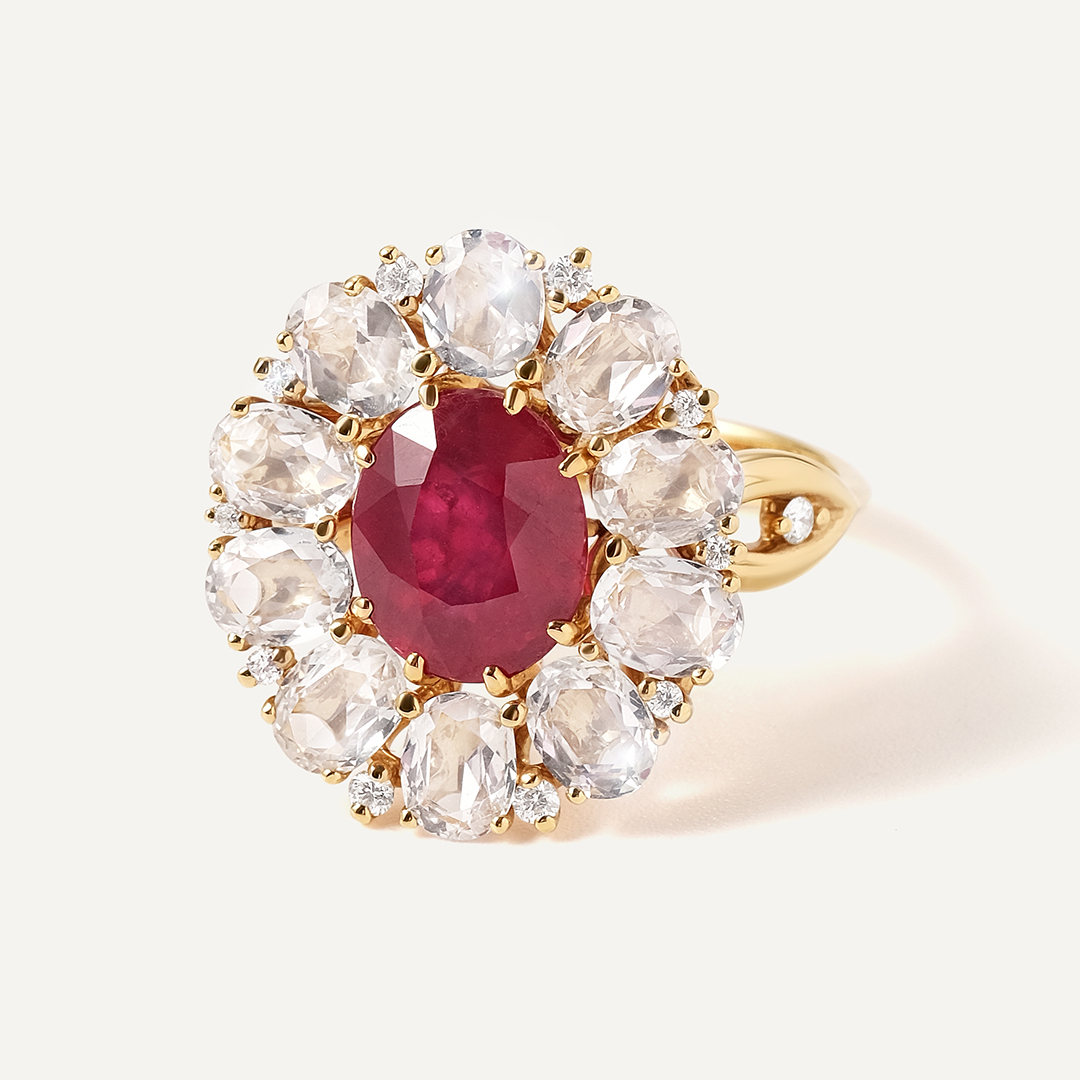 Кольцо из желтого золота с рубином