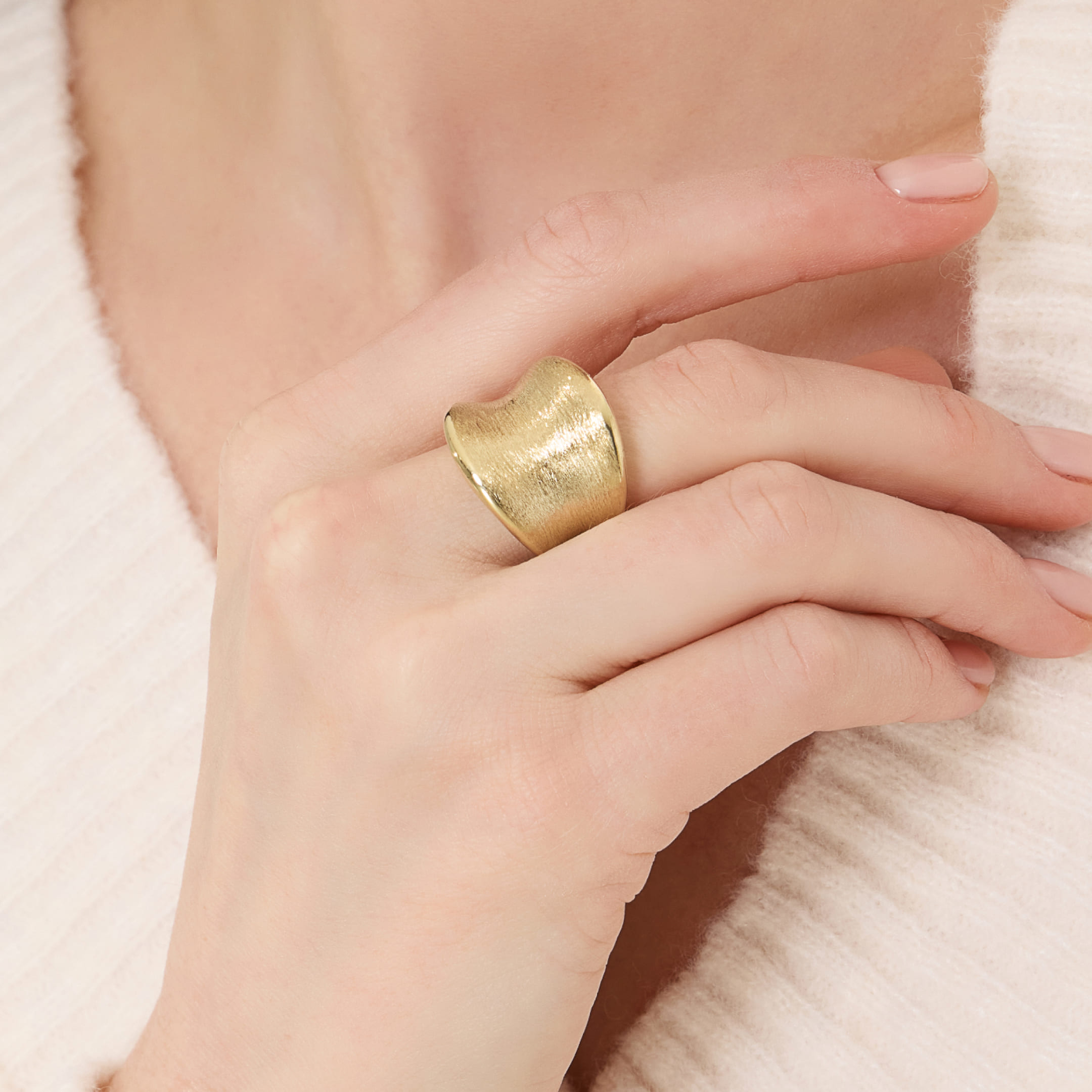 Кольцо из желтого золота