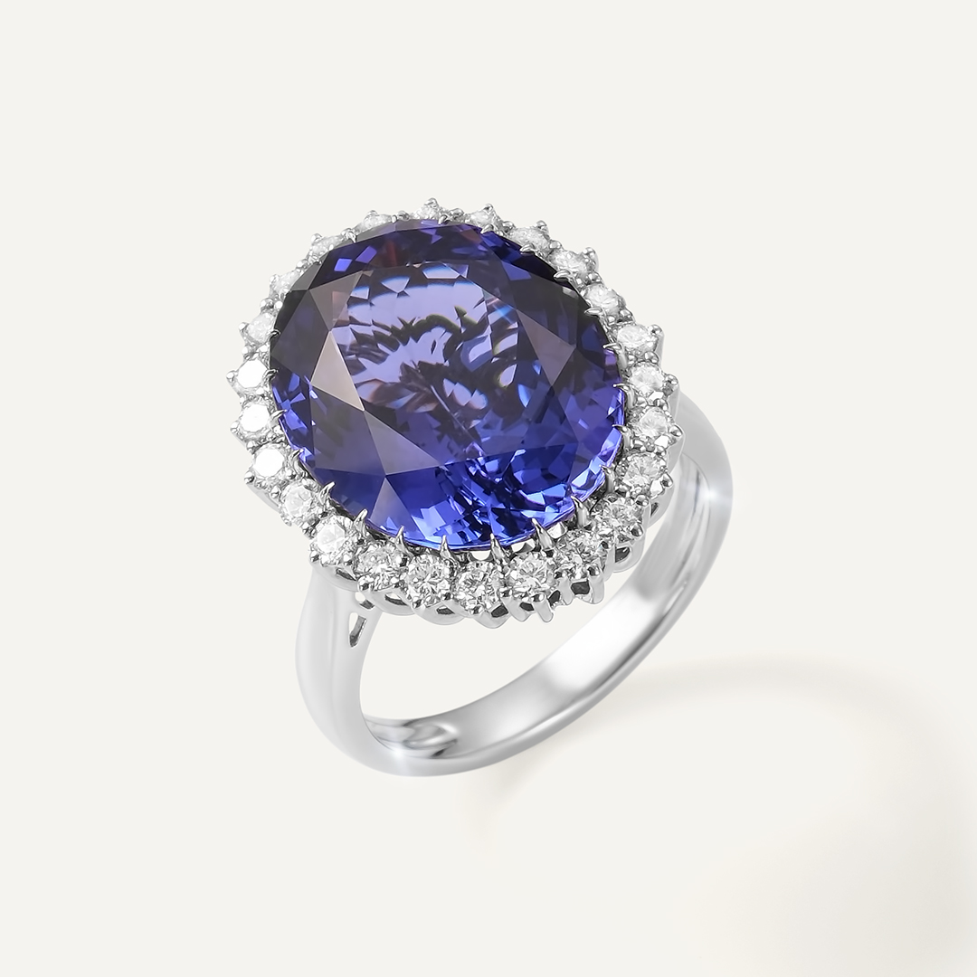 Кольцо из белого золота с танзанитом