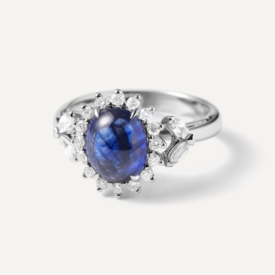 Кольцо из белого золота с сапфиром