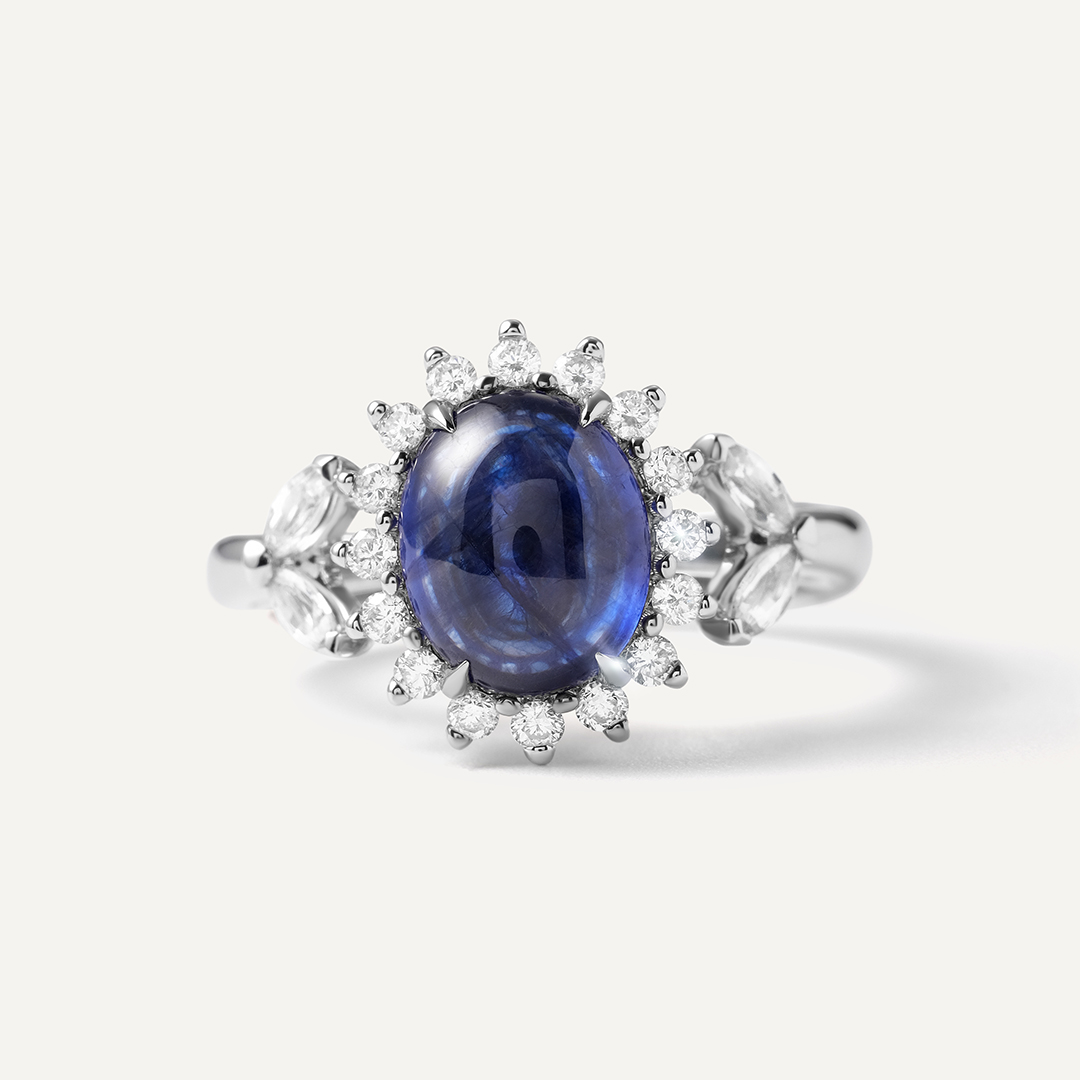 Кольцо из белого золота с сапфиром