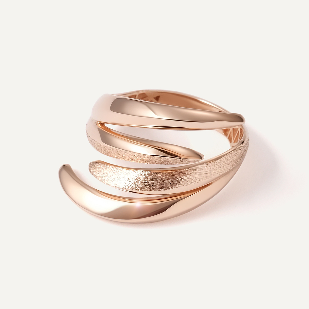 Незамкнутое кольцо из золота