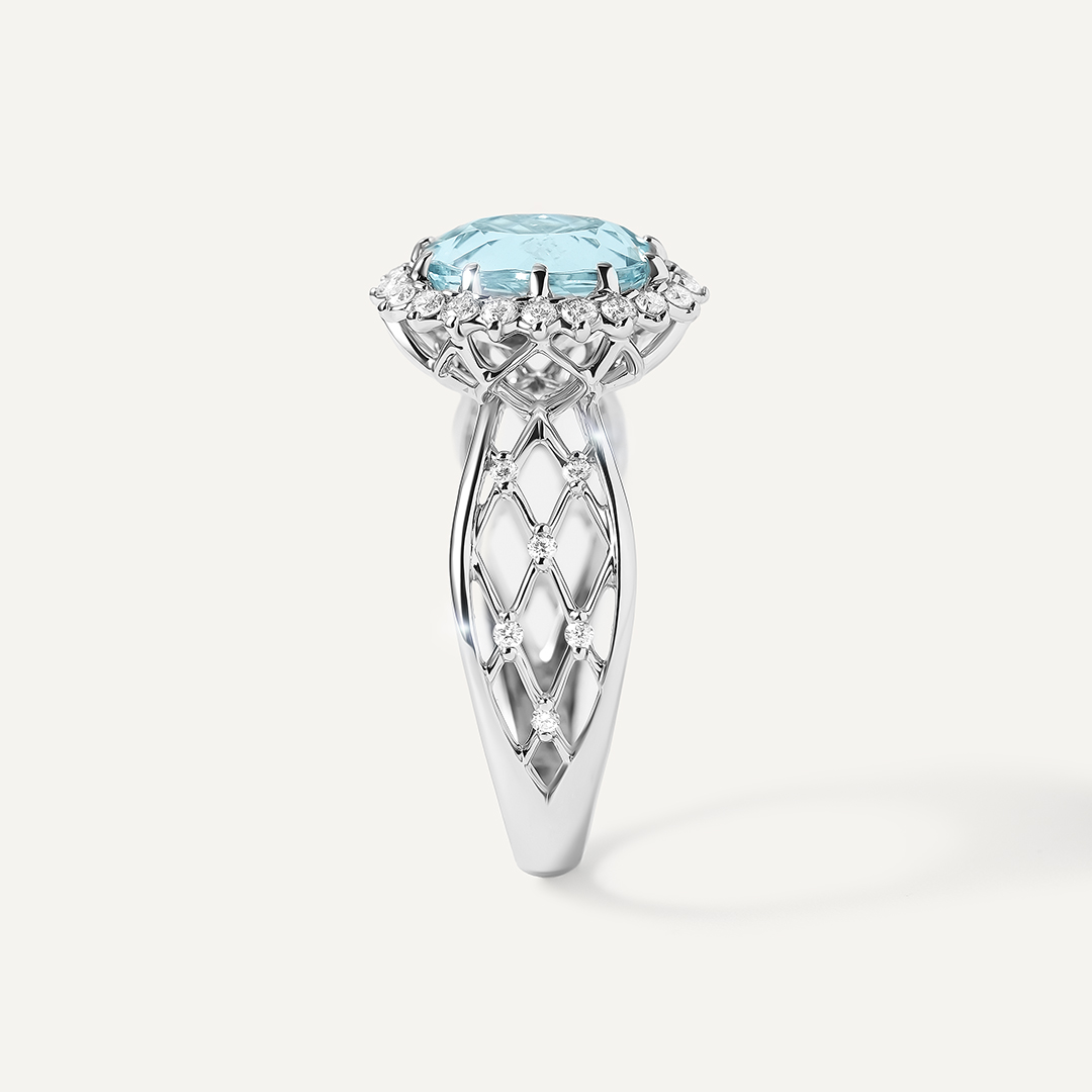 Кольцо из белого золота с аквамарином