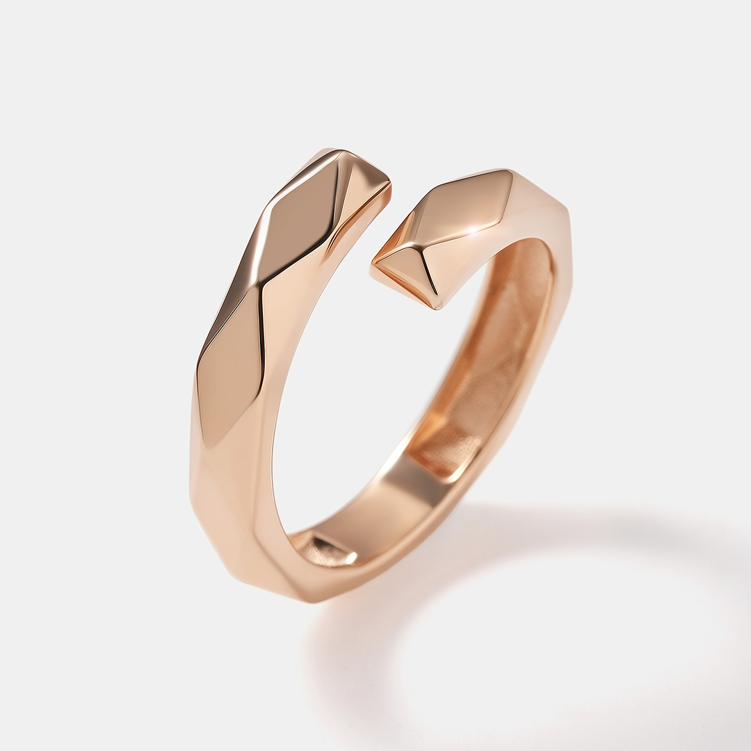 Незамкнутое кольцо из золота