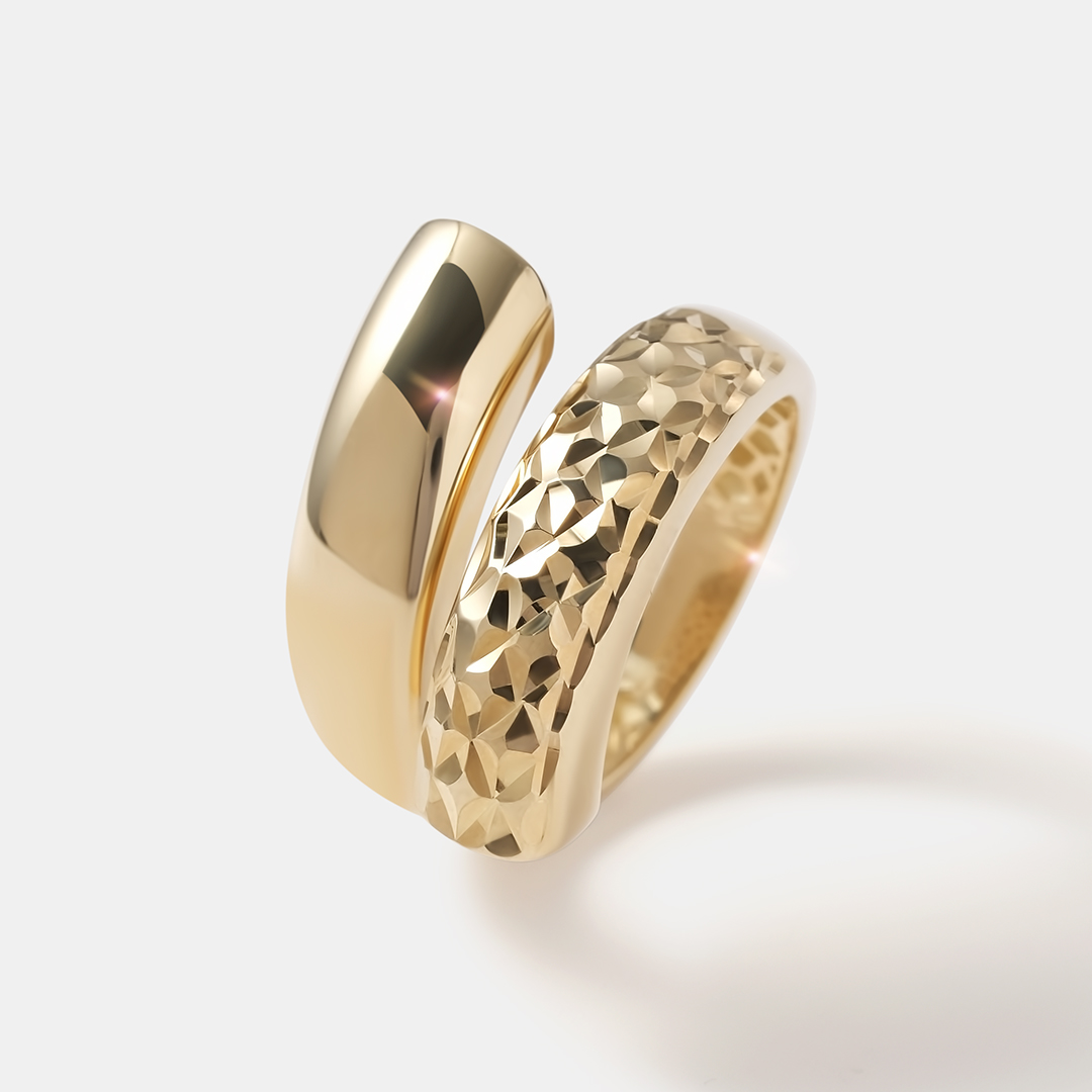 Незамкнутое кольцо из желтого золота