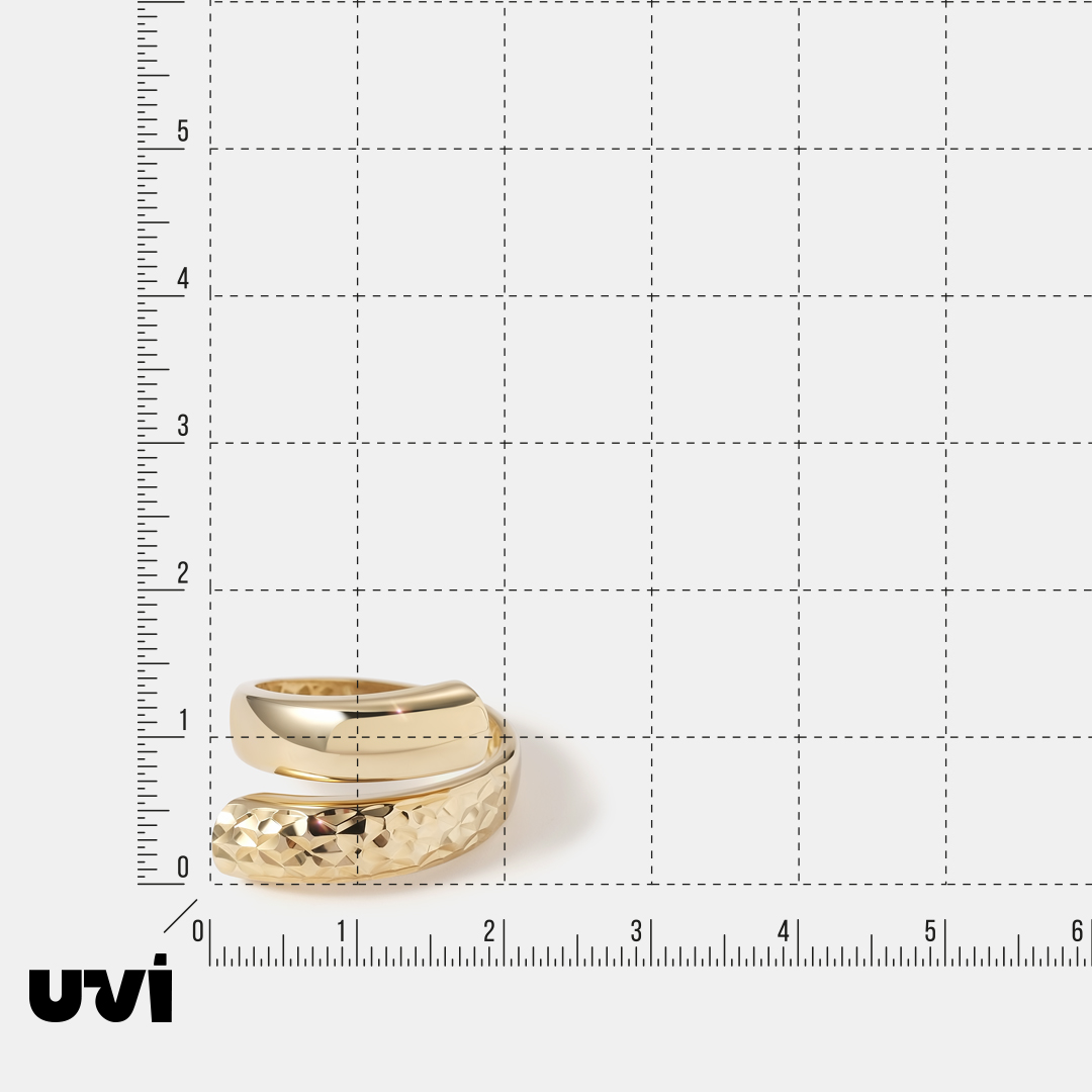 Незамкнутое кольцо из желтого золота