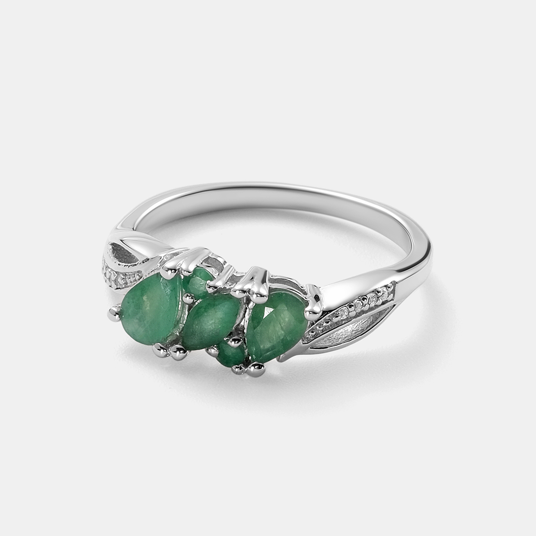 Серебряное кольцо с изумрудами