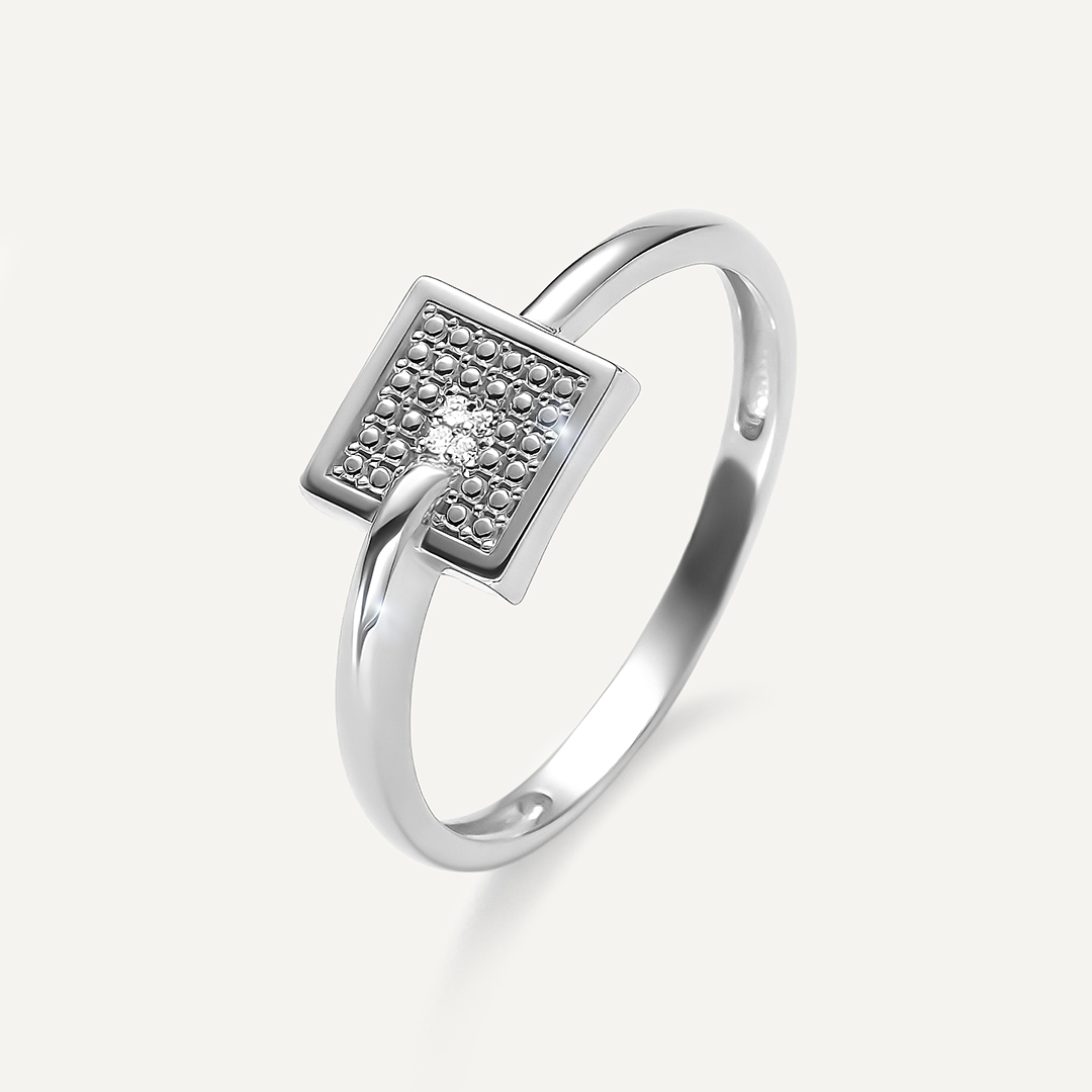 Серебряное кольцо с бриллиантами