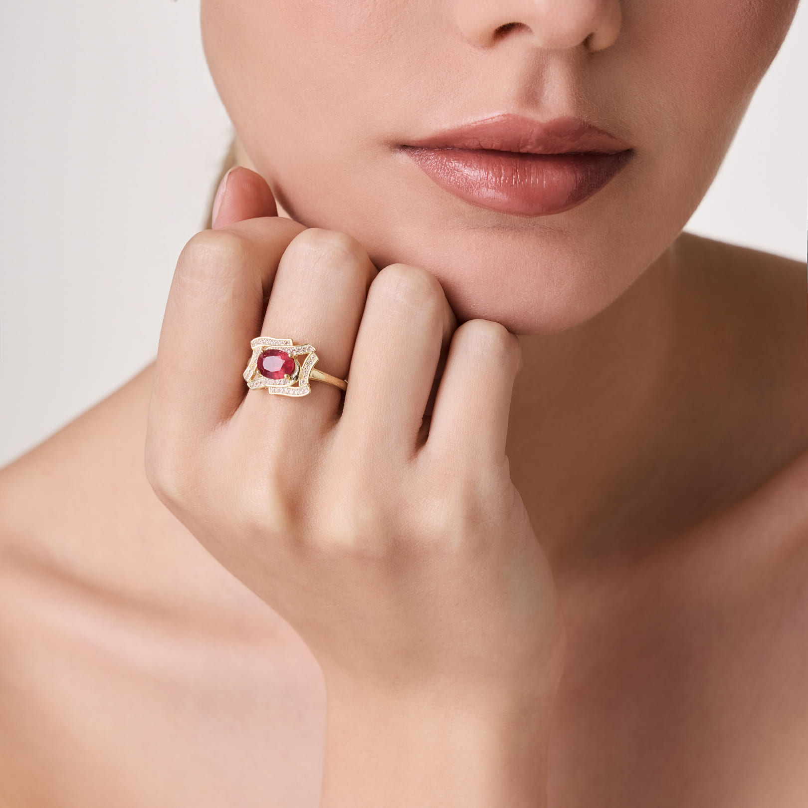 Серебряное кольцо с рубином