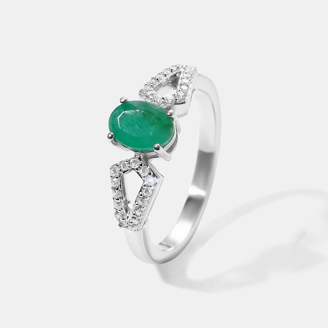 Серебряное кольцо с изумрудом