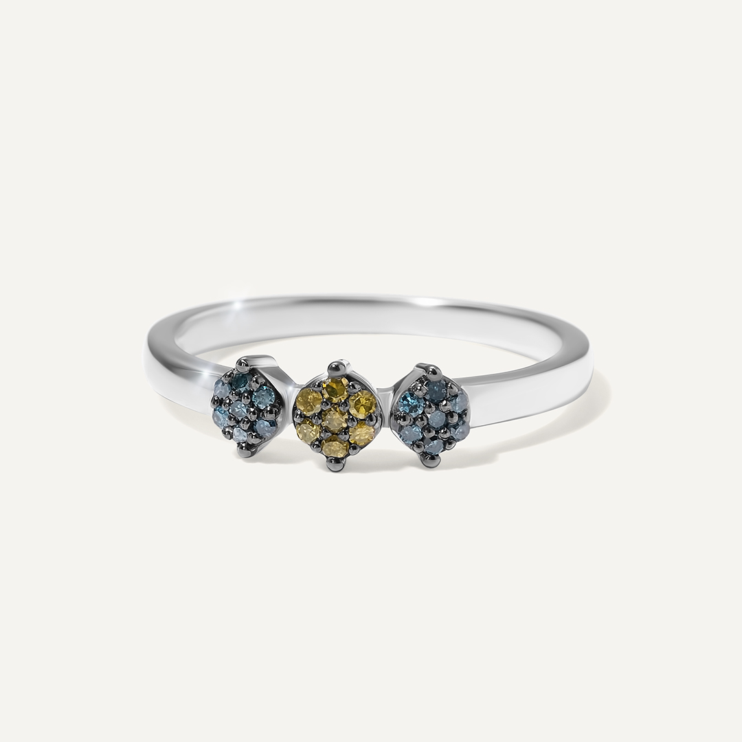Серебряное кольцо с цветными бриллиантами