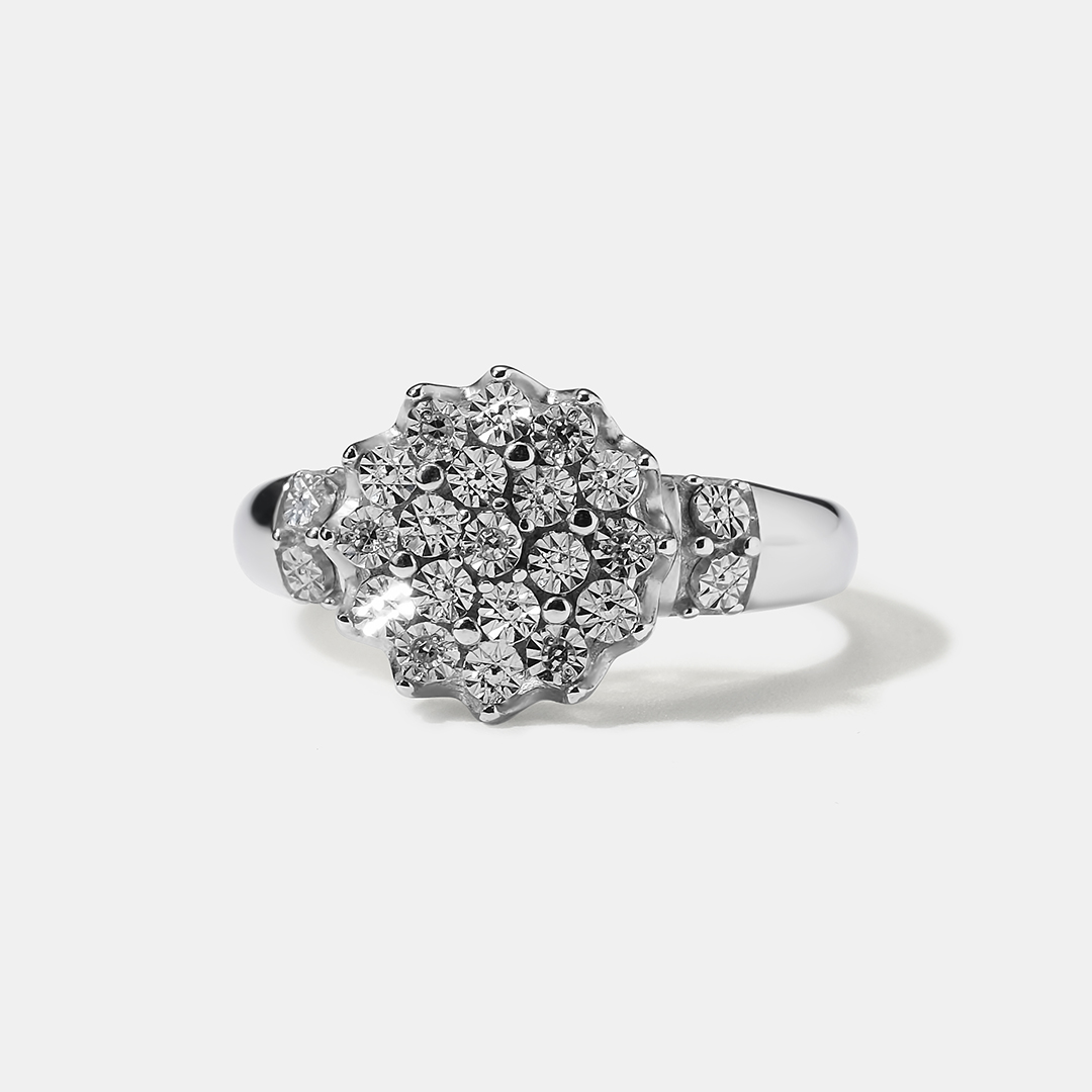 Серебярное кольцо с бриллиантами