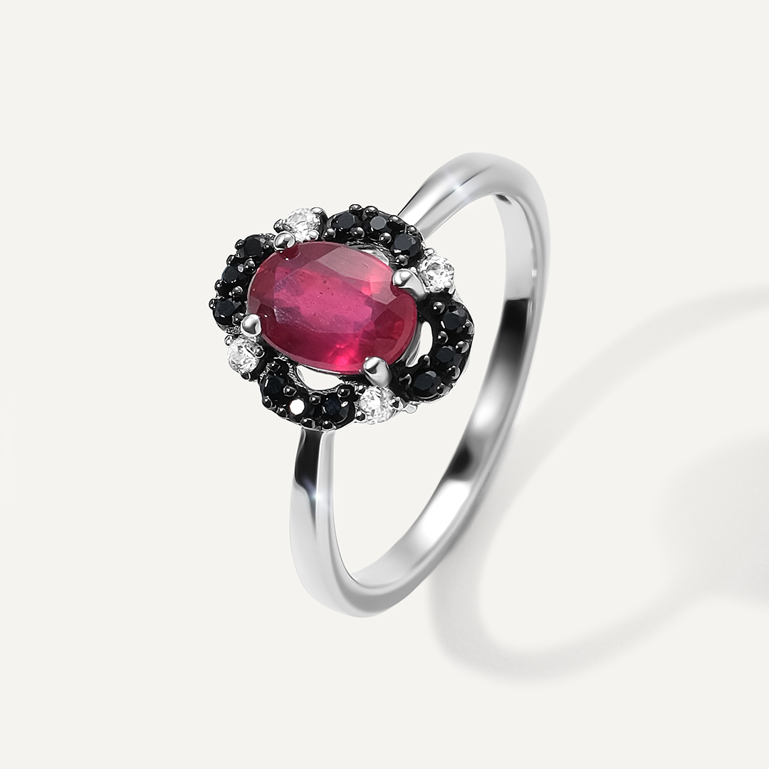 Серебряное кольцо с рубином