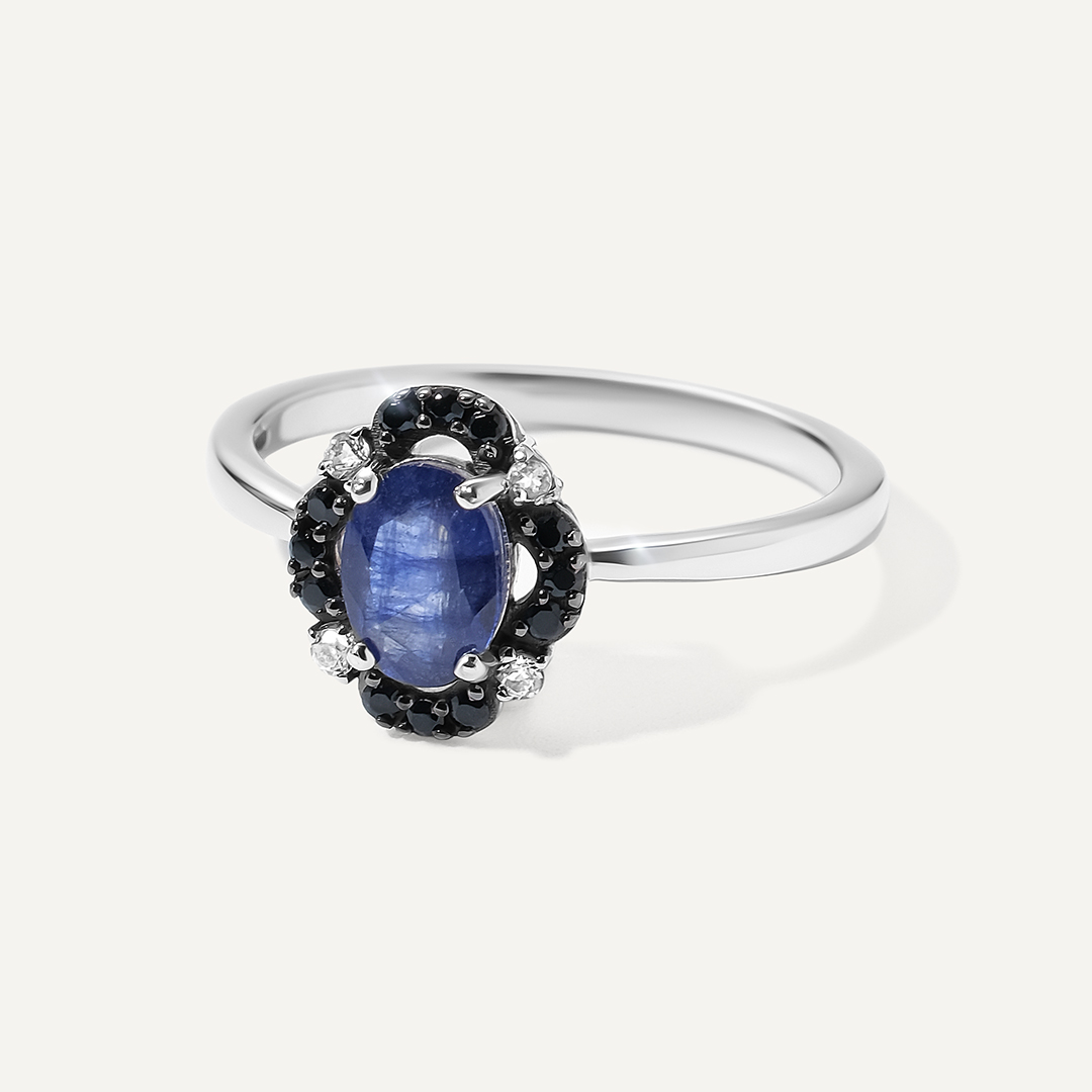 Серебряное кольцо с сапфиром