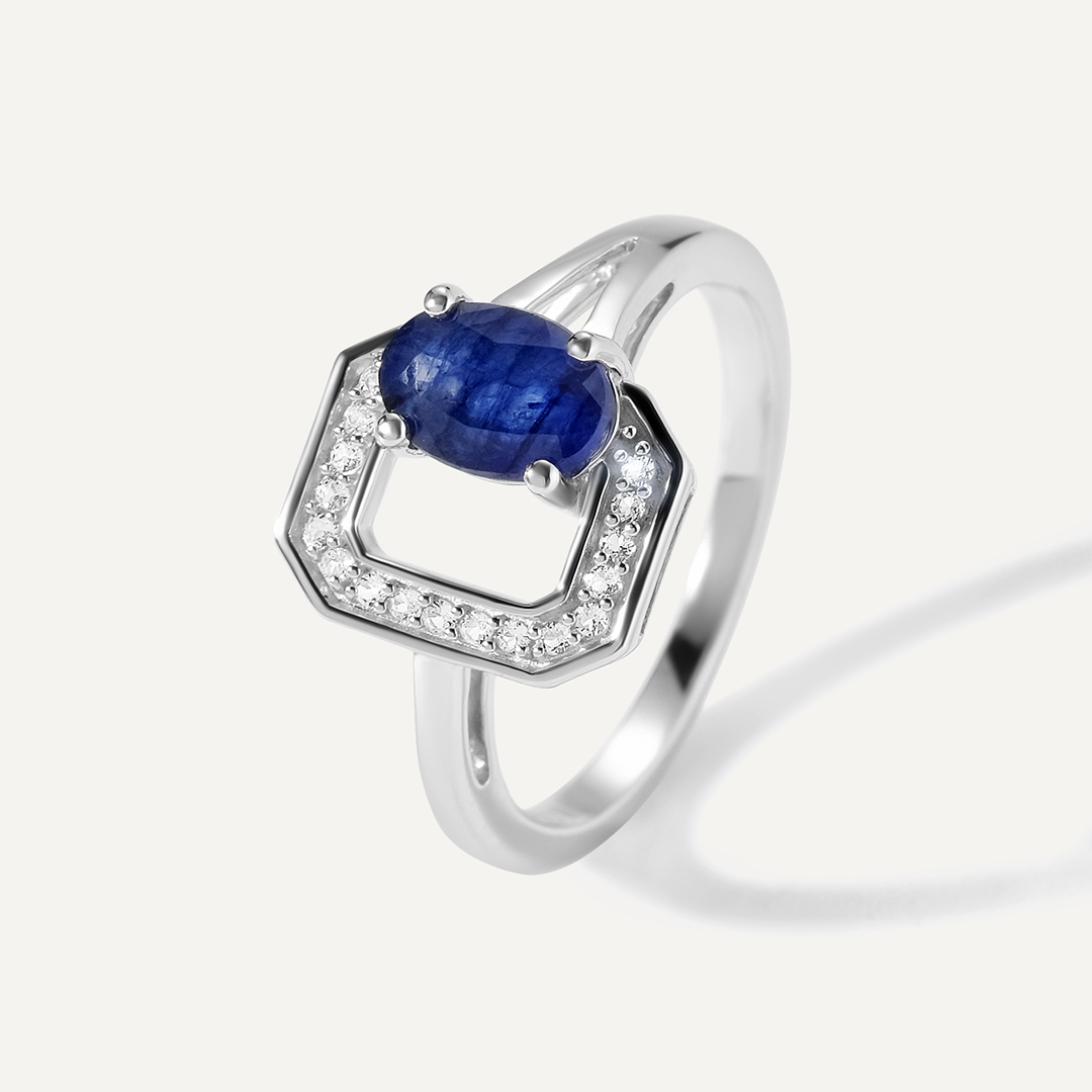 Серебряное кольцо с сапфиром