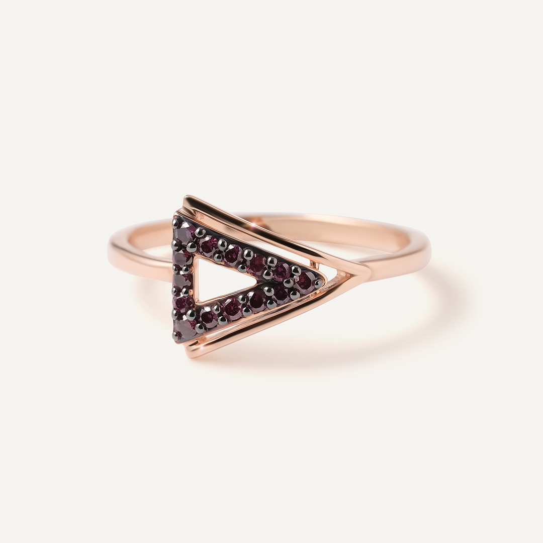 Серебряное кольцо с розовыми бриллиантами