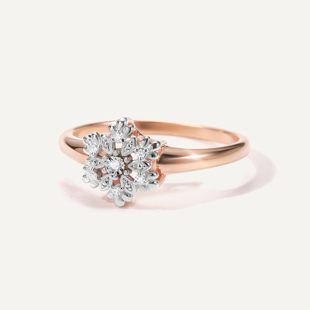 Серебряное кольцо с бриллиантами "Снежинка"