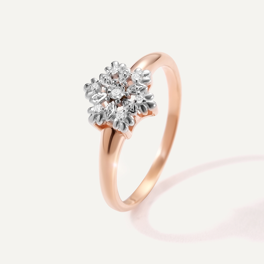 Серебряное кольцо с бриллиантами "Снежинка"