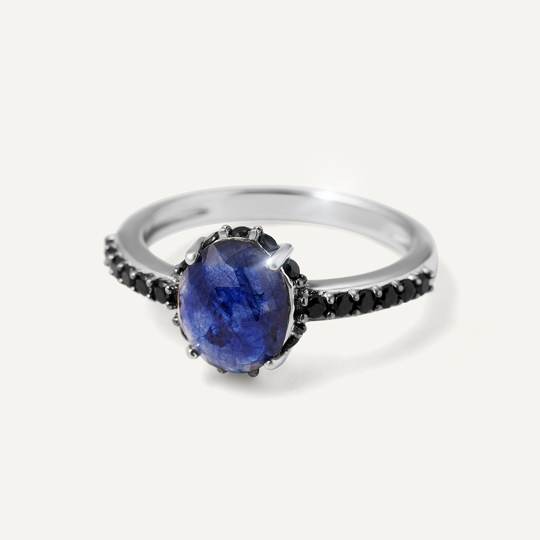 Серебряное кольцо с сапфиром