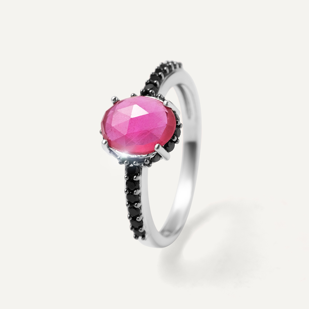 Серебряное кольцо с рубином