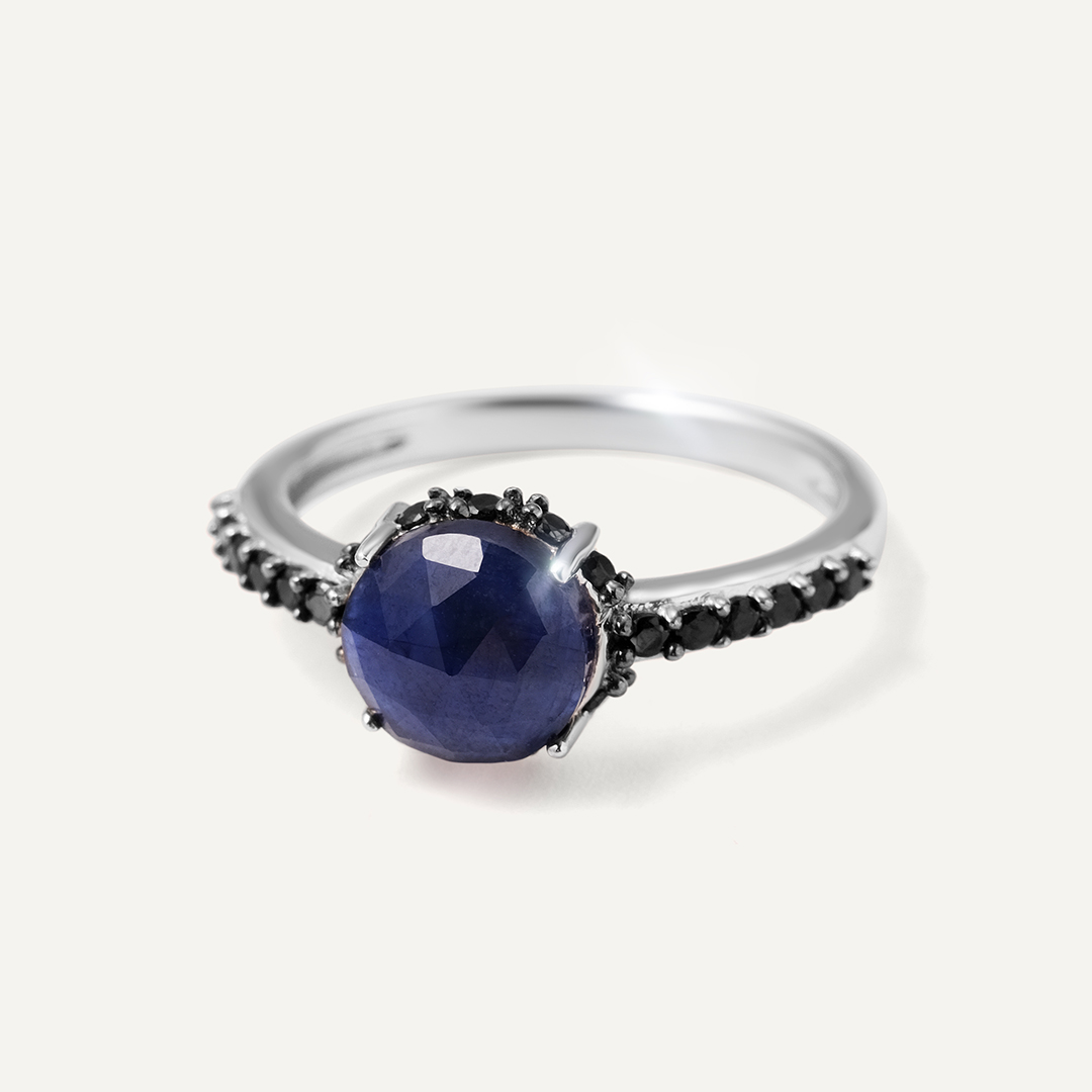 Серебряное кольцо с сапфиром