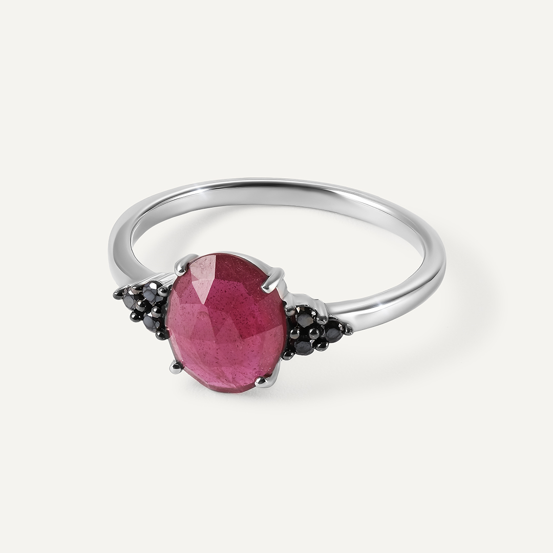 Серебряное кольцо с рубином