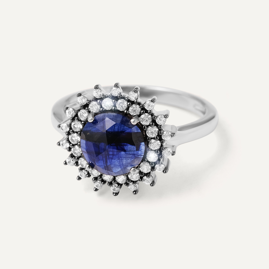 Серебряное кольцо с сапфиром