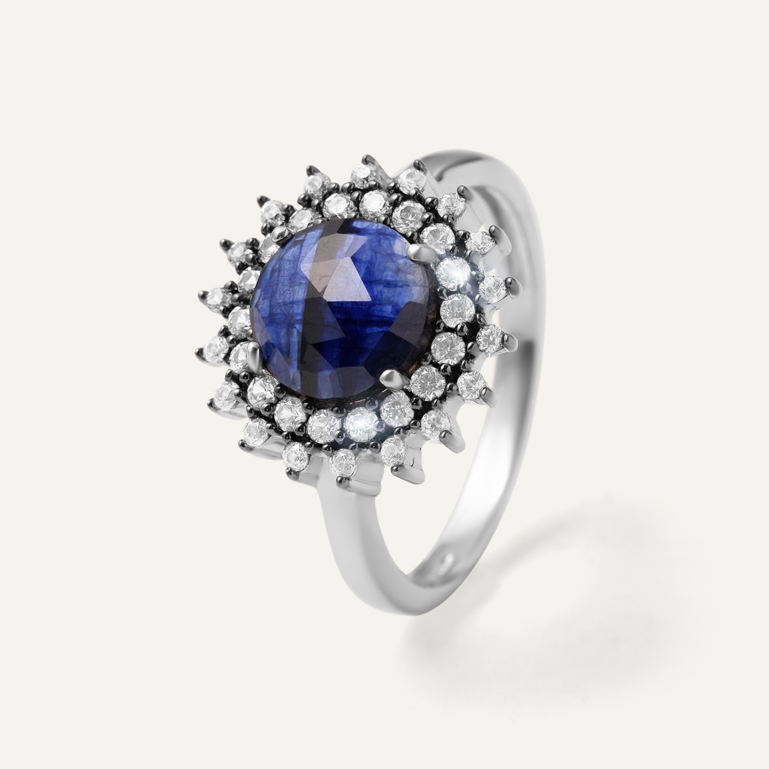 Серебряное кольцо с сапфиром