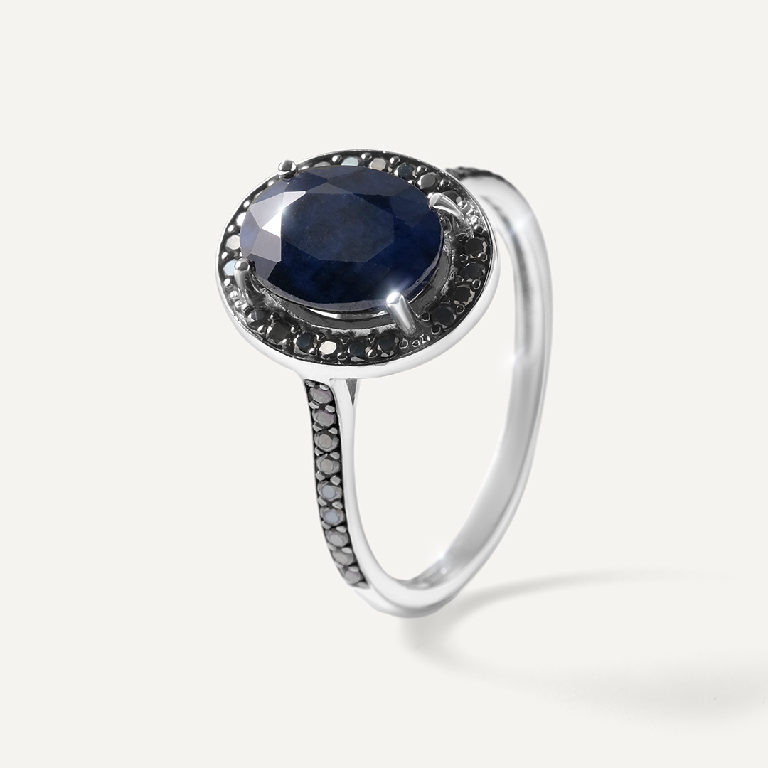 Серебряное кольцо с сапфиром