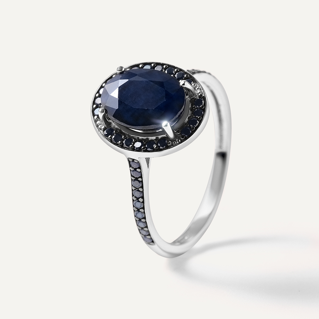 Серебряное кольцо с сапфиром